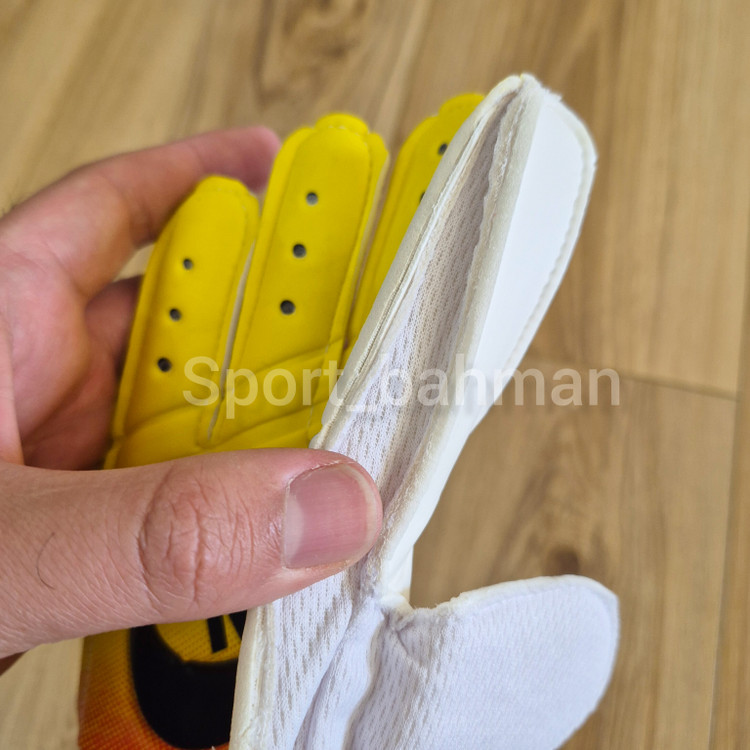 دستکش دروازهبانی نایک سایز ۸