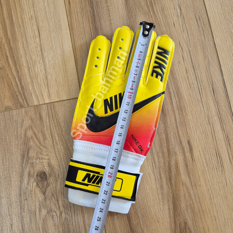 Nike Goalkeeper Gloves Size 8
