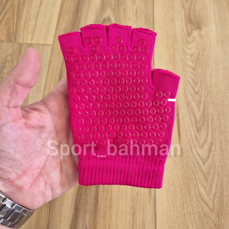 دستکش ورزشی ضد لغزش